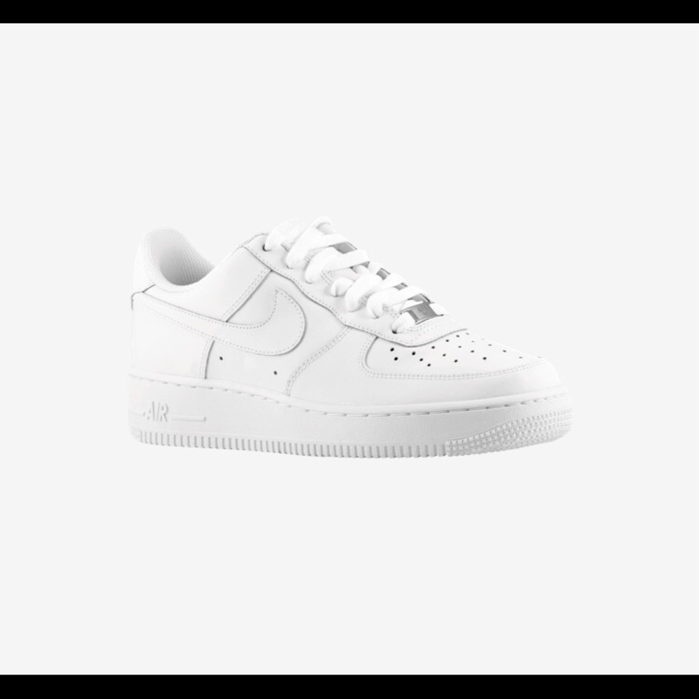NIKE AIR FORCE 1 WOMENS SIZE 7.5